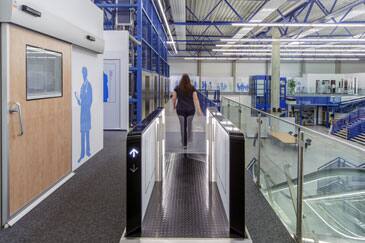 kone-image-academy-innen-turnstile-365x243