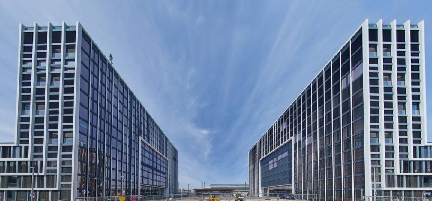 img_hero_hinterm hauptbahnhof