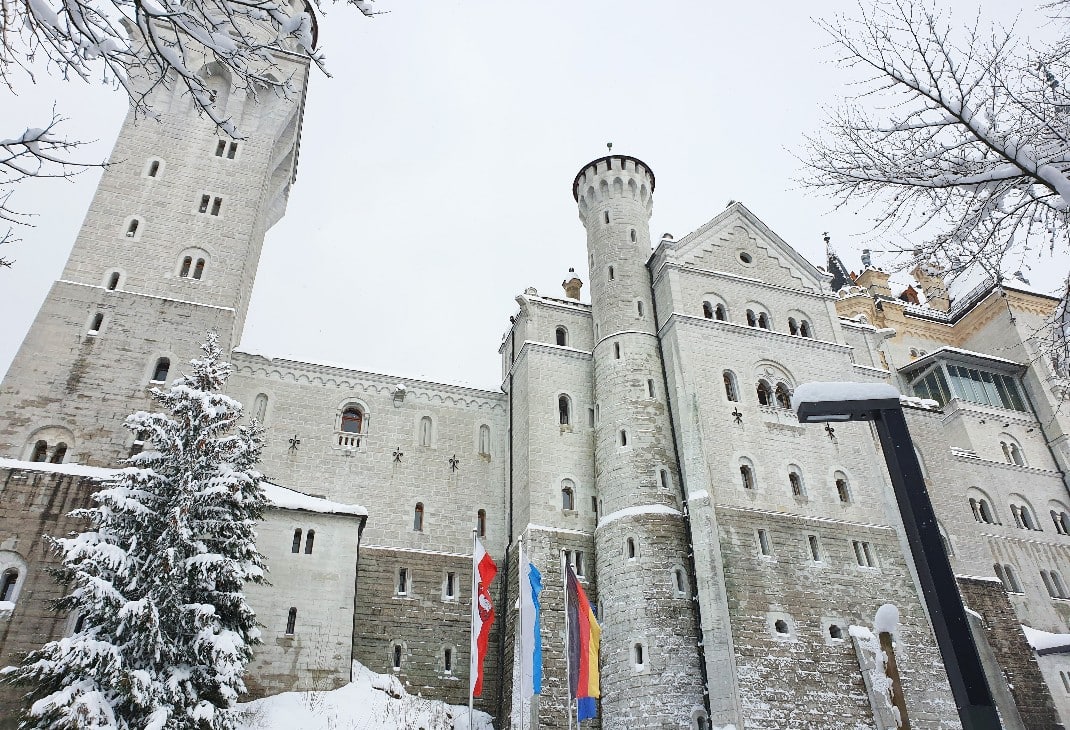 kone-image-monospace-schloss-neuschwanstein-kone-20210318-103346_r-1070x730px-08-carousel.jpg