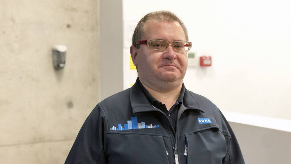 Jesús González est fier de son rôle dans la maintenance prédictive intelligente, qui permet aux sites des clients de fonctionner en toute sécurité et sans problème 24 heures sur 24.