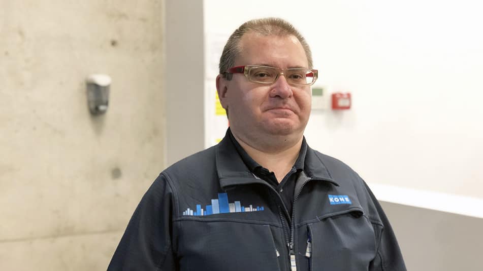 Jesús González est fier de son rôle dans la maintenance prédictive intelligente, qui permet aux sites des clients de fonctionner en toute sécurité et sans problème 24 heures sur 24.