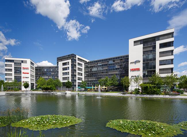 img_Business-Campus_Management_650x475_01