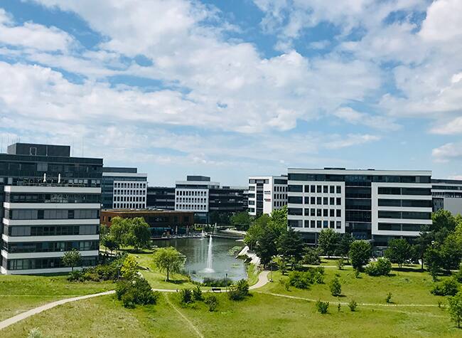 img_Business-Campus_Management_650x475_02